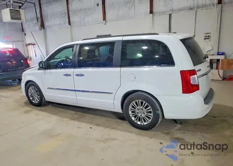 2015 Chrysler Town & Country Touring L z USA, uszkodzony, nr VIN 2C4RC1CG9FR547716